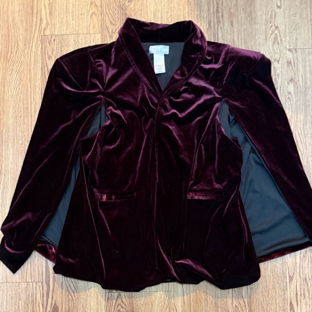 Free People Velvet Drama Cape – Rich Burgundy – Rare & Gorgeous